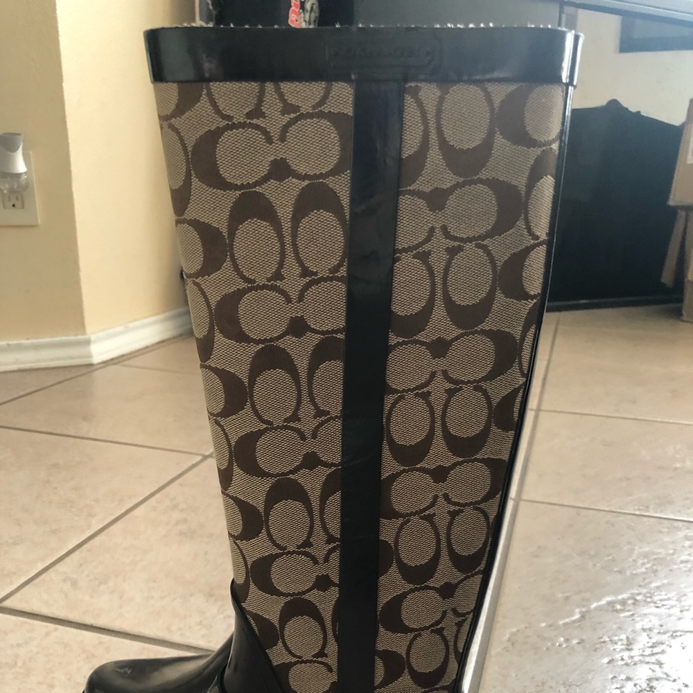 Boots - Picture 2 of 5